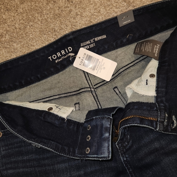 Torrid Dark Wash Denim Shorts - Picture 2 of 3